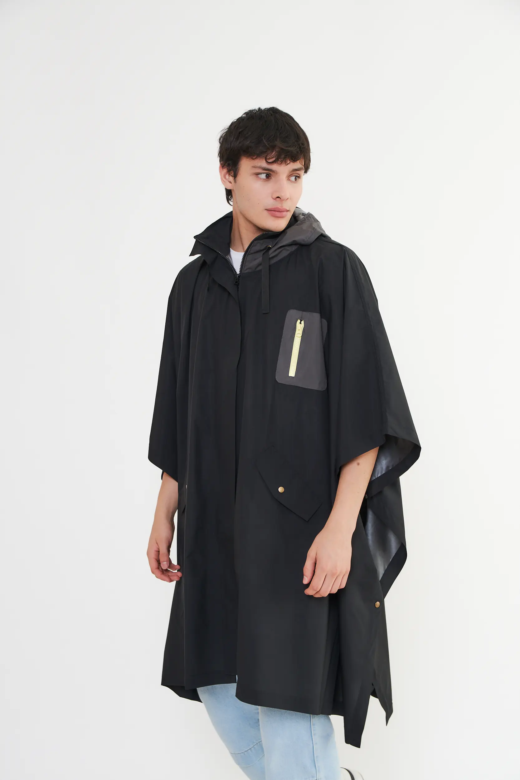 Poncho Lupe en color negro